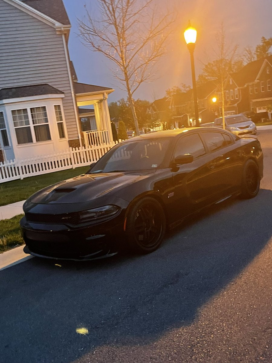 Pixaction_'s tweet photo. new whip should i come back to yt🤔 https://t.co/hvLNGGrUPu