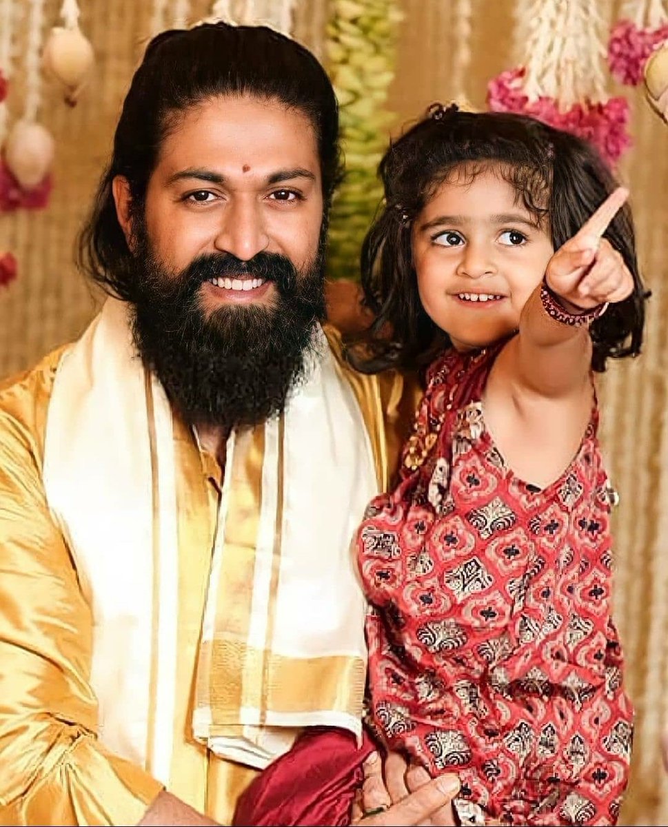 filmipedia's tweet photo. . Yash with his daughter https://t.co/J7fay9pWNj