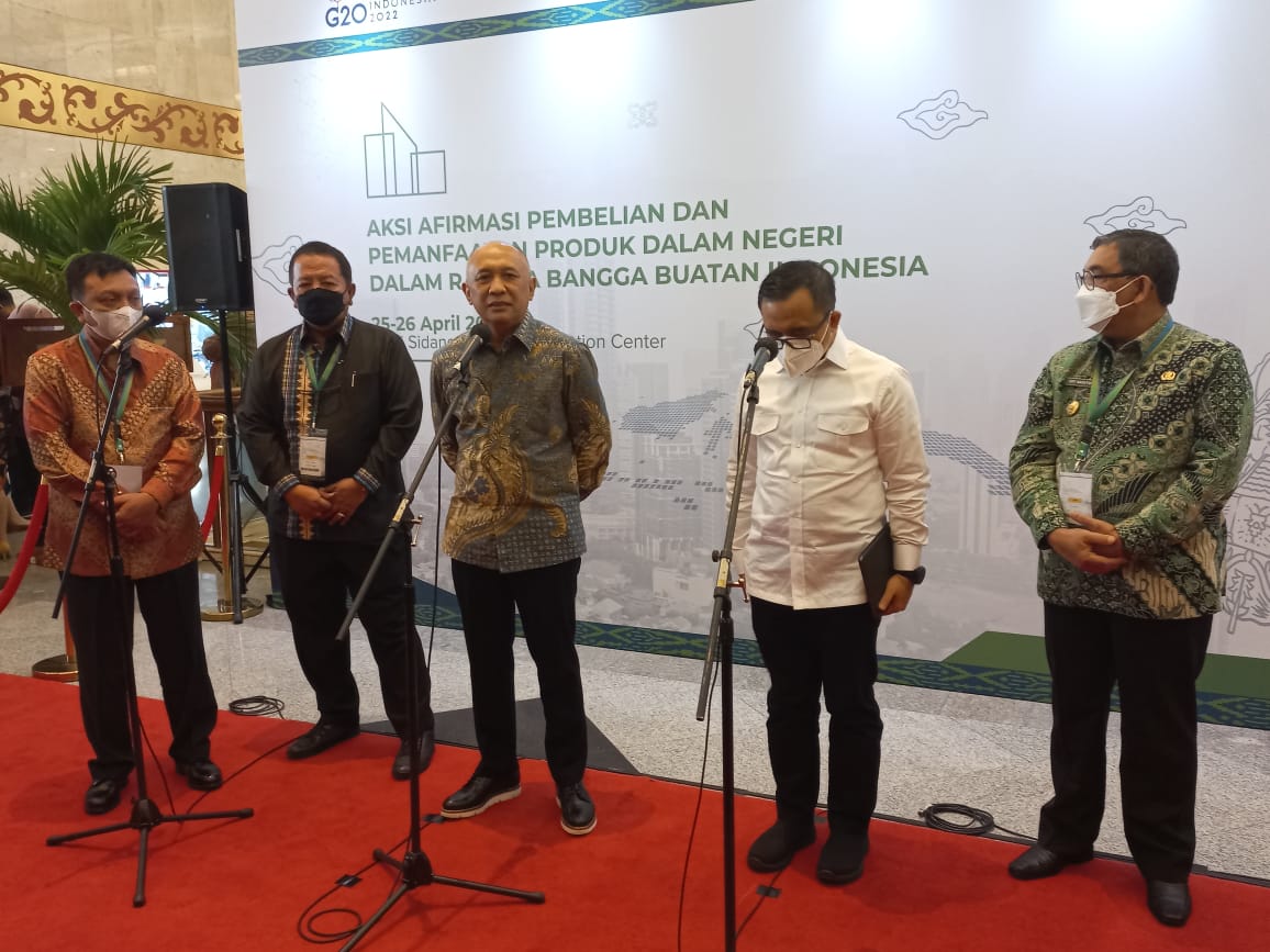Event akbar Aksi Afrimasi Pembelian dan Pemanfaatan Produk Dalam Negeri dalam Rangka Bangga Buatan Indonesia di Jakarta Convention Center (JCC), Jakarta, 25 hingga 26 April, mendapat respon yang positif dari para pemimpin daerah. 
#BanggaProdukUMKM 
#UMKMJadiPrioritas
