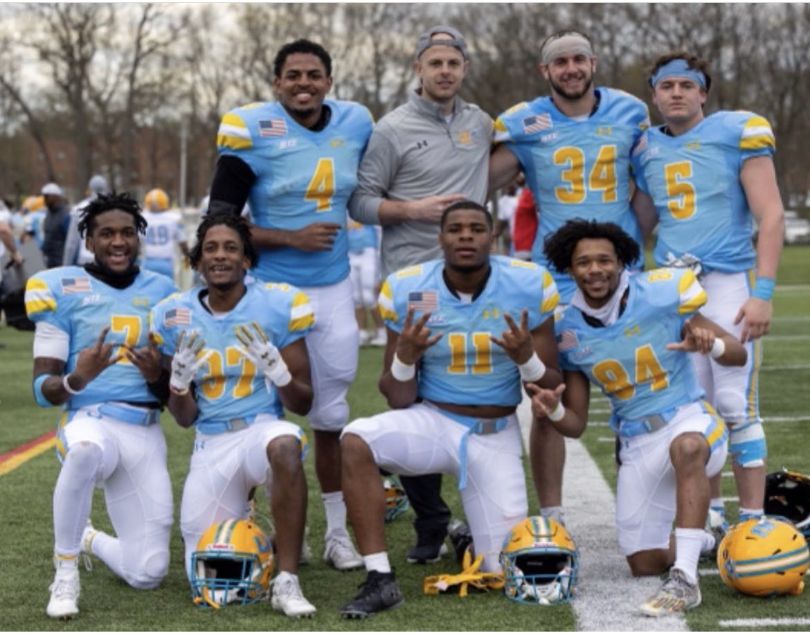 Gregory Louis (@gregorylouis522) on Twitter photo 2022 LIU Sharks 🦈 Running-backs <a href="/LIUSharksFB/">LIU Football</a> <a href="/TirekMurphyJr/">Tirek Murphy Jr</a> <a href="/CoachBCrespo/">Blake Crespo</a> <a href="/CoachEugene10/">Bruce Eugene</a> <a href="/KJSTROUD10/">Coach K.J.</a> 2022 LIU Sharks 🦈 Running-backs <a href="/LIUSharksFB/">LIU Football</a> <a href="/TirekMurphyJr/">Tirek Murphy Jr</a> <a href="/CoachBCrespo/">Blake Crespo</a> <a href="/CoachEugene10/">Bruce Eugene</a> <a href="/KJSTROUD10/">Coach K.J.</a>
