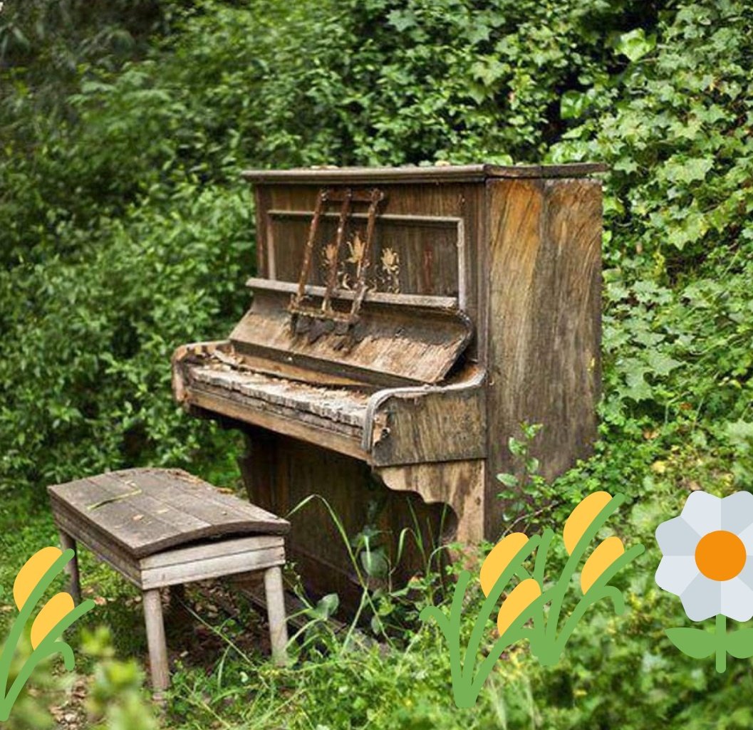 MarionFiedlerTN's tweet image. Photos friends sent me with their Easter wishes. Some traveled in the UK (sky island), some in Portugal. Cool. #travelnerd