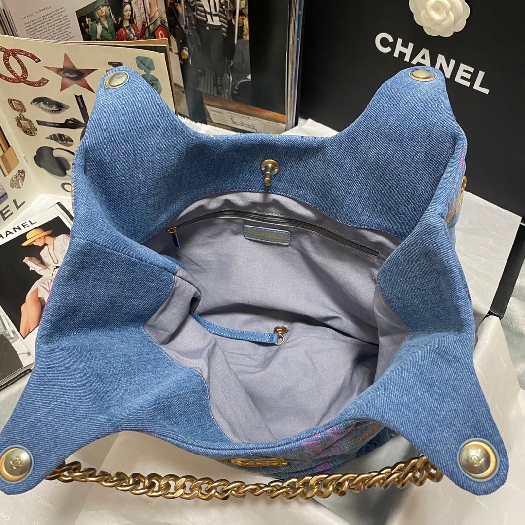 Bvprive on X: Chanel MAXI DENIM HOBO BAG  #chanel  #authentic  / X