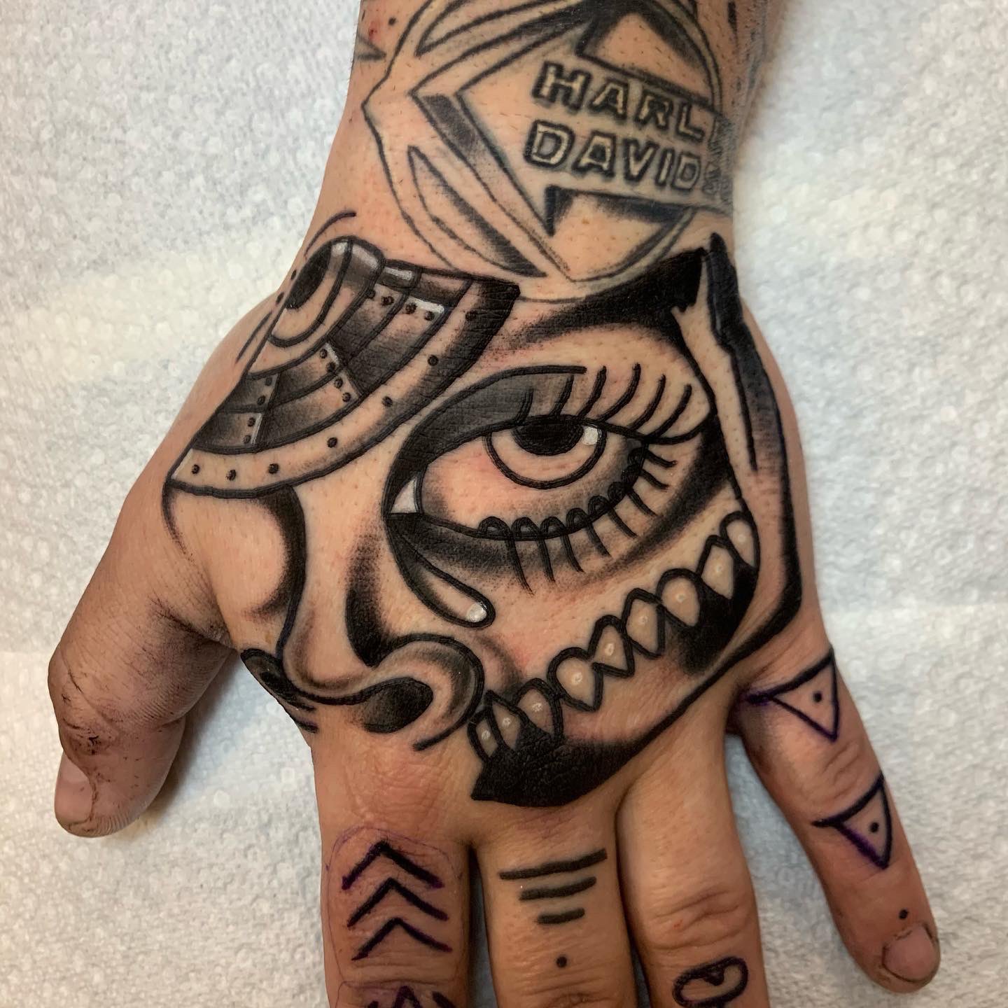 Skull Face Tattoo On Hand FRPQFFeWUAECI G Large