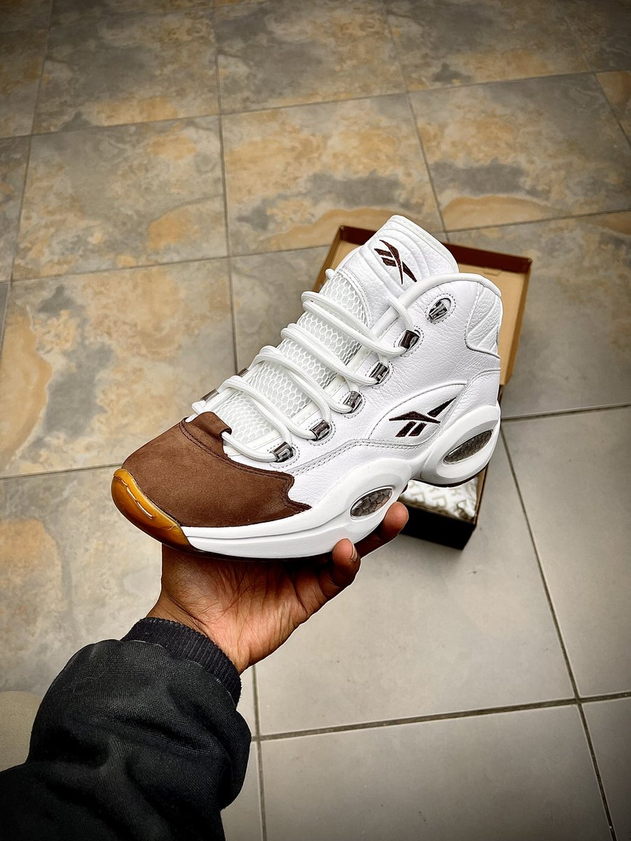 LonnieisDope's tweet photo. ‼️Mail Call‼️
New pick-up! These Reebok Question Mid “Mochas” 🍂 are serious! They are too clean!! @Reebok @alleniverson #MKTP #ReebokQuestion #Mochas #SNKRS #KicksOnFire #SneakerHead #snkrskickcheck #SneakerGame #YourSneakersAreDope #Newpickup #NiceKicks #SoulsCommittedToSoles https://t.co/tAr0yVfGo7
