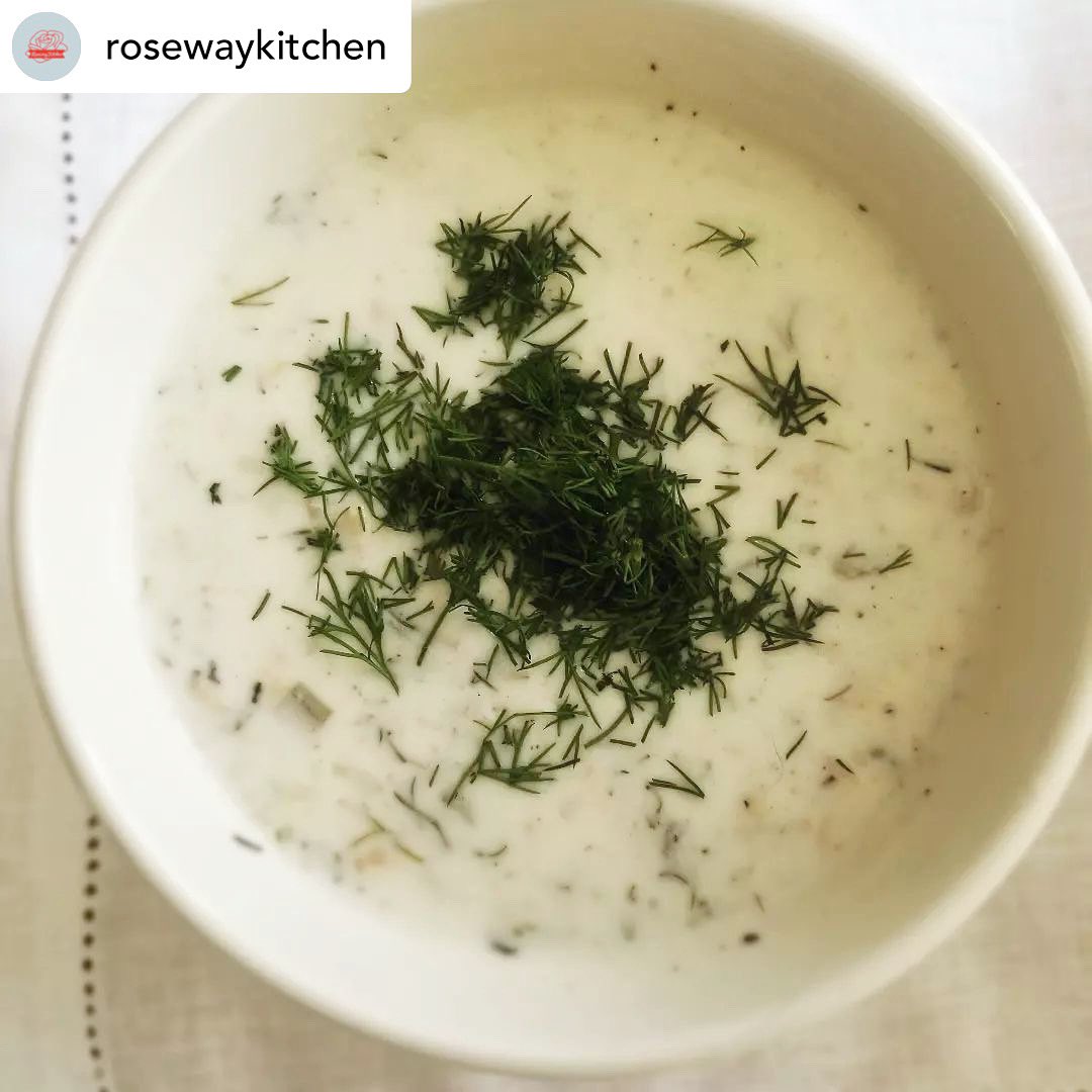 barharborfoods's tweet photo. Spring can’t make up its mind. Until it does, we’ll be stuffing our face with clam chowder! #BarHarborFoods #Seafood #mscbluefish #Yummy #LetsEat #Foodies #souprecipe 📸: @rosewaykitchen https://t.co/reVsAuTjfT
