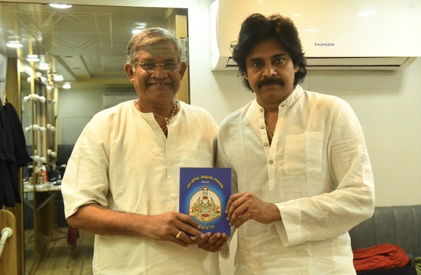 TanikellaBharni's tweet photo. నాలోన శివుడు గలడు!… 
పవన్ తో  కలవగలడు!!… 😇 @PawanKalyan https://t.co/pomqWai9Nz