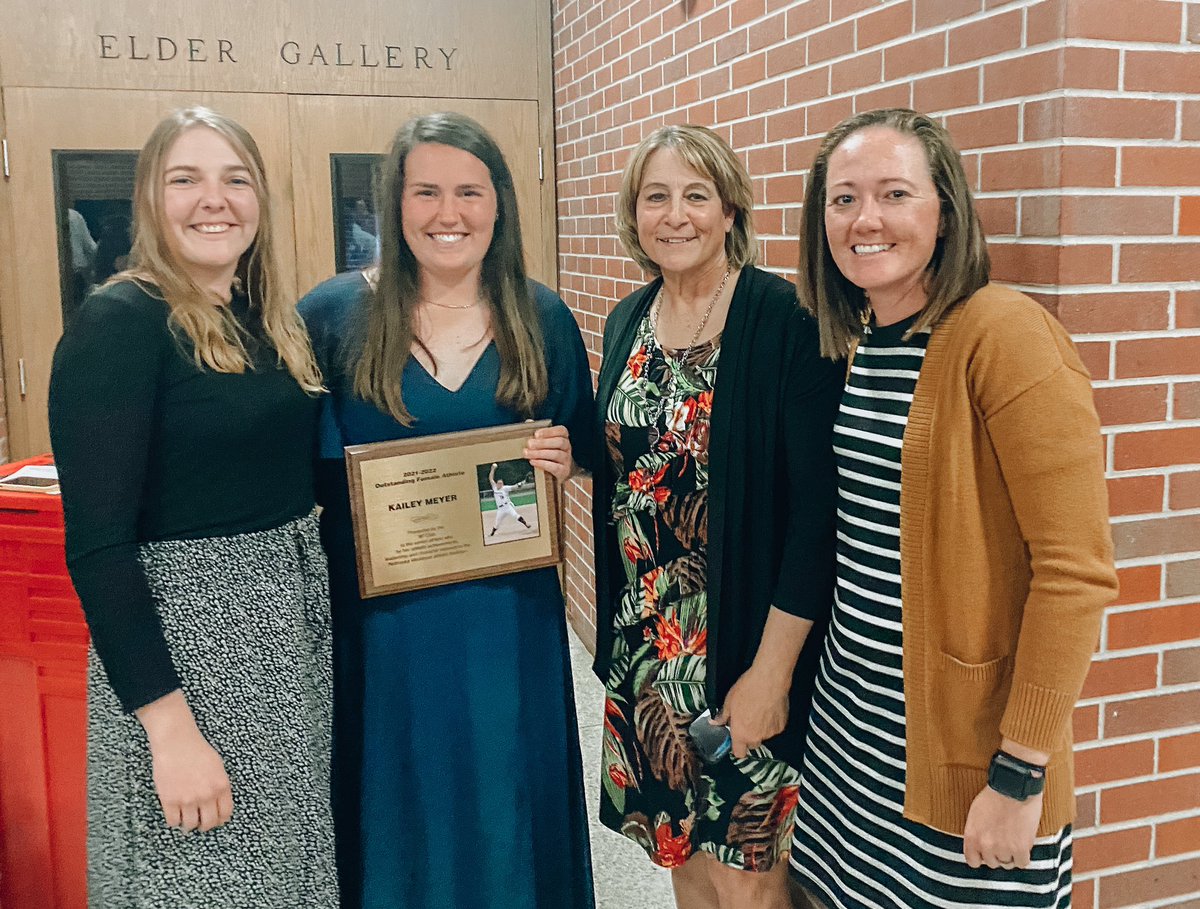 @ 2022 Wespy’s 🏆🔥

Congratulations Senior Kailey Meyer on being awarded Senior Female Athlete of the Year!! Well deserved 💛