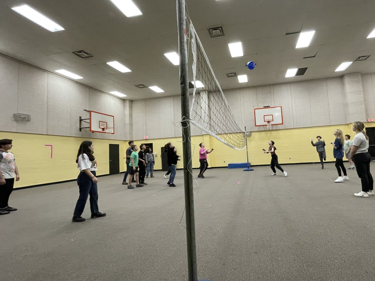 Alma_CoachW's tweet photo. Starting the week in @alma_middle PE with one of our all-time favorite activities…Volleyball! https://t.co/B3B6ZtMgEt