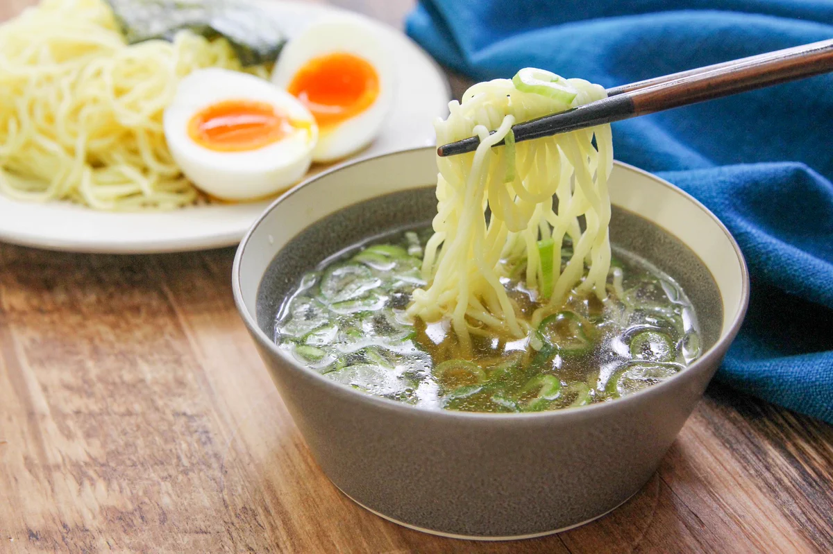 余った焼きそば麺をつけ麺に！？家にある調味料で即席つけ麺が作れちゃう♪