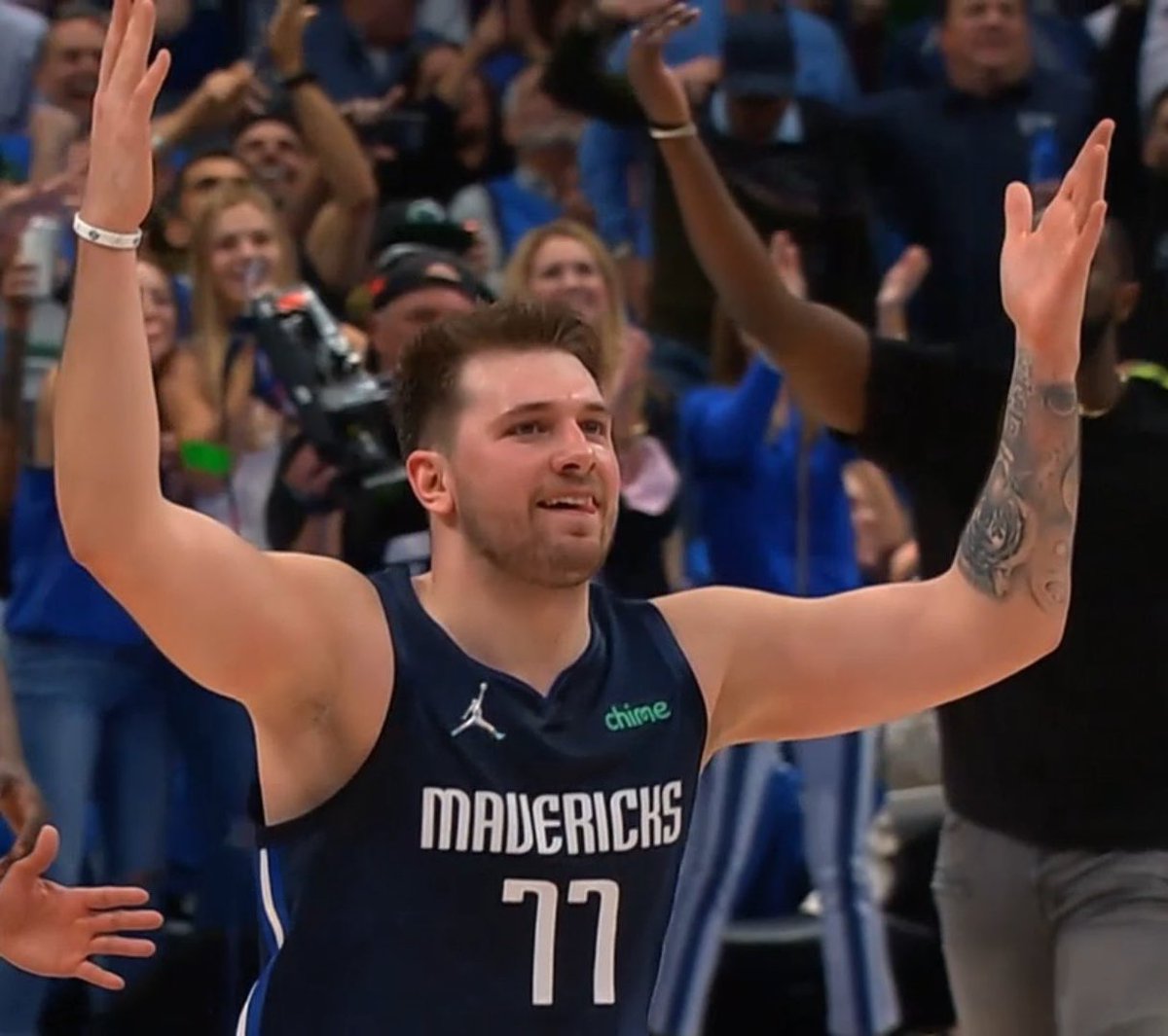 TheDunkCentral's tweet photo. This guy is a young legend https://t.co/Z47DmJCmGW