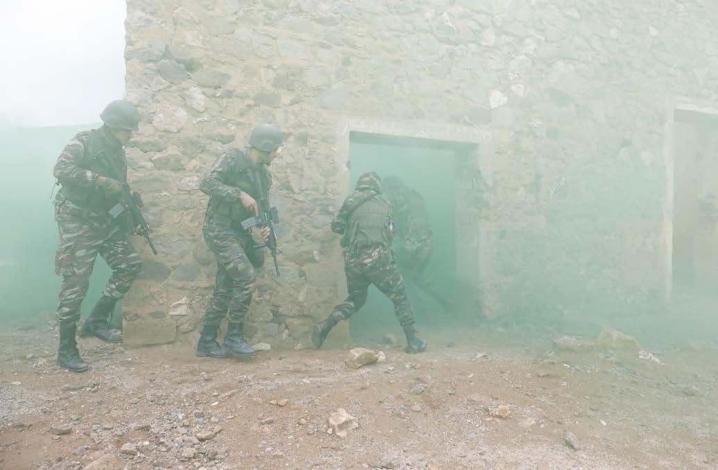 globalintel_'s tweet photo. 🔴 150 éléments du Groupement d'Opérations Spéciales #GOS relevant de la 2e Brigade d'Infanterie Parachutiste #2BIP des #FAR🇲🇦 bénéficient d’un entraînement de pointe aux combats urbains et tirs d'élite #SNIPER encadré par les Forces spéciales US 🇺🇸 @USArmy
• Source : @FAR_MAROC https://t.co/CtsbkMcrni