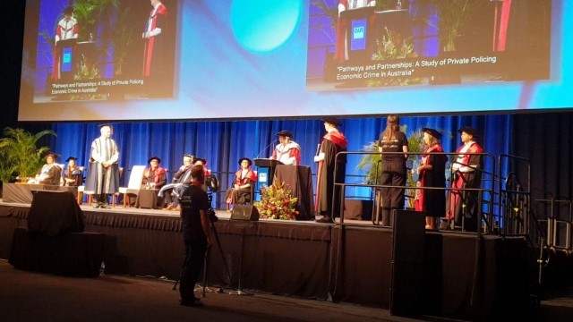 Dr. Michael King (@mickbking) on Twitter photo Finally I got to celebrate my PhD graduation at #QUTGrad. I was lucky in that my Head of School <a href="/CrimeJusticeQUT/">QUT Centre for Justice</a>, John Scott <a href="/jduaney/">John Scott</a> was the Presenting Officer. Thanks to my family for their support! <a href="/PhDVoice/">PhD Voice - Independently Run</a> Finally I got to celebrate my PhD graduation at #QUTGrad. I was lucky in that my Head of School <a href="/CrimeJusticeQUT/">QUT Centre for Justice</a>, John Scott <a href="/jduaney/">John Scott</a> was the Presenting Officer. Thanks to my family for their support! <a href="/PhDVoice/">PhD Voice - Independently Run</a>