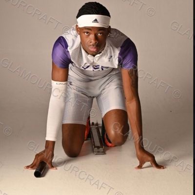 I just know you in heaven out running everybody I cant get you off my mind shard been at this since you had a peanut head with them big Fort Worth mustang flag uniform on,your flag would fall off because you was running to fast and uncle rome had to go get you More🤦🏾‍♂️ Ts hurt