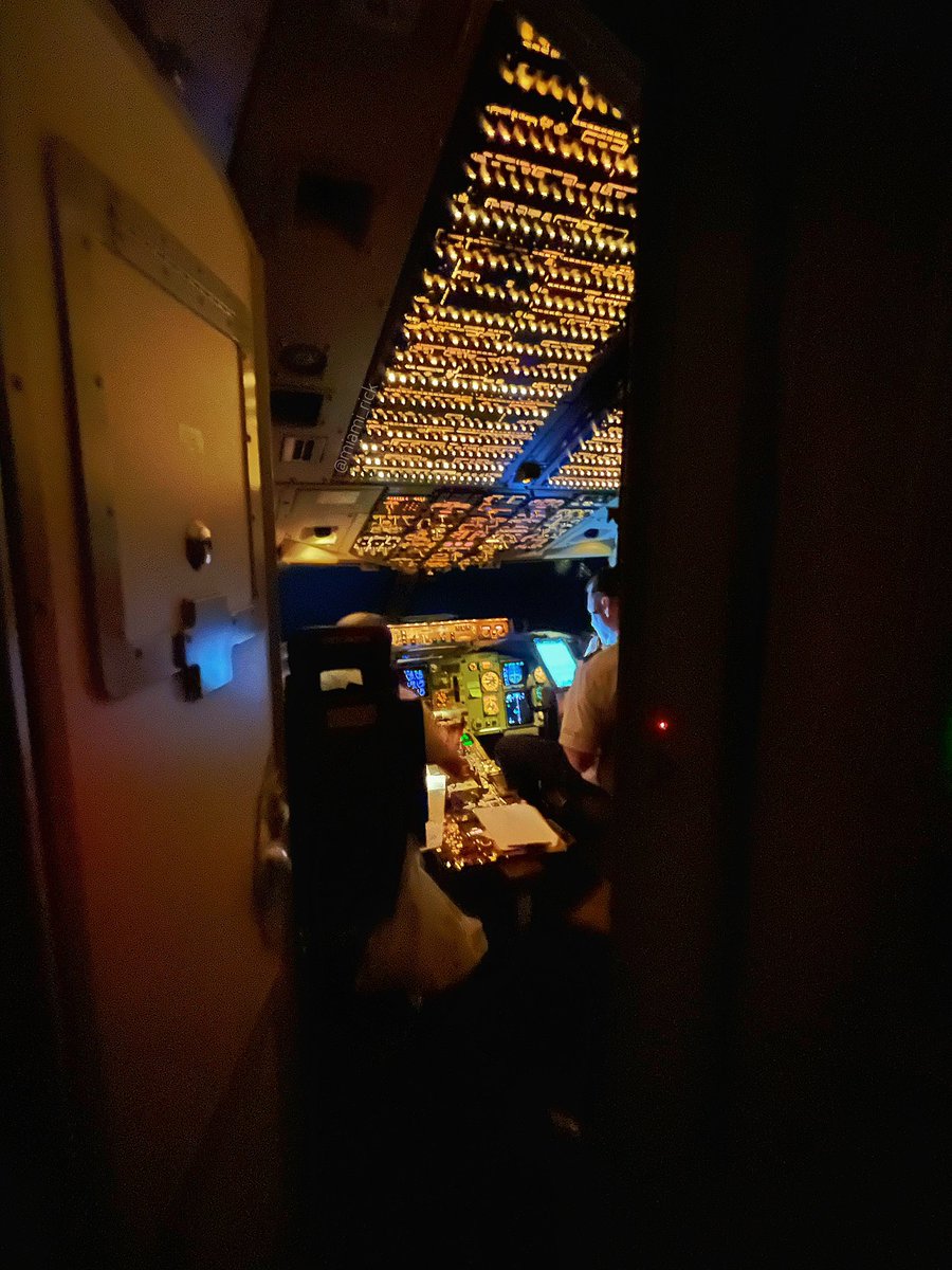 miami_rick's tweet photo. #Pilots hard at work.. #Peeking through the open #flightdeck door.. #B767 #aviation #airlinepilot #pilot https://t.co/fhTJeRTHL6
