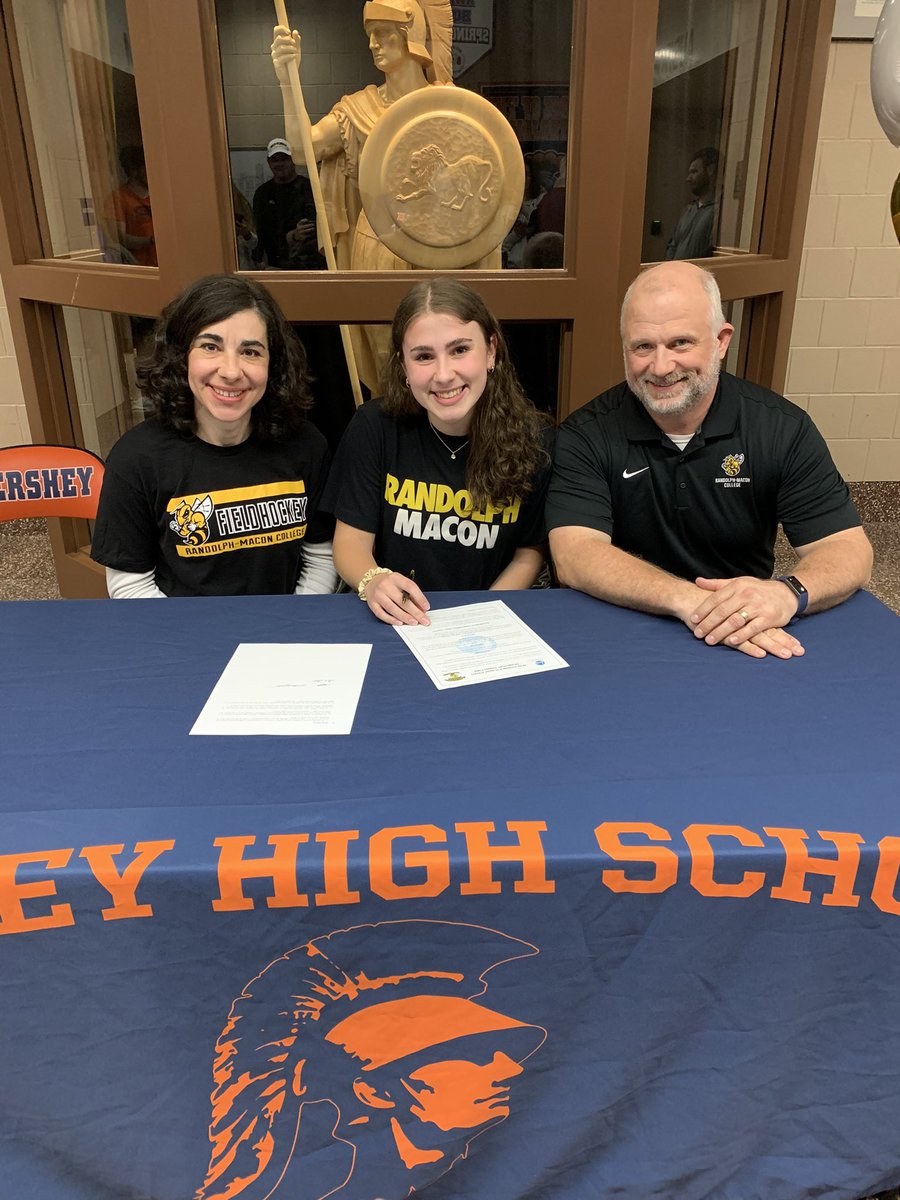 DTSDathletics's tweet photo. Courtney Moodie will be playing Field Hockey @rmcfh https://t.co/gJK4X6uFd4