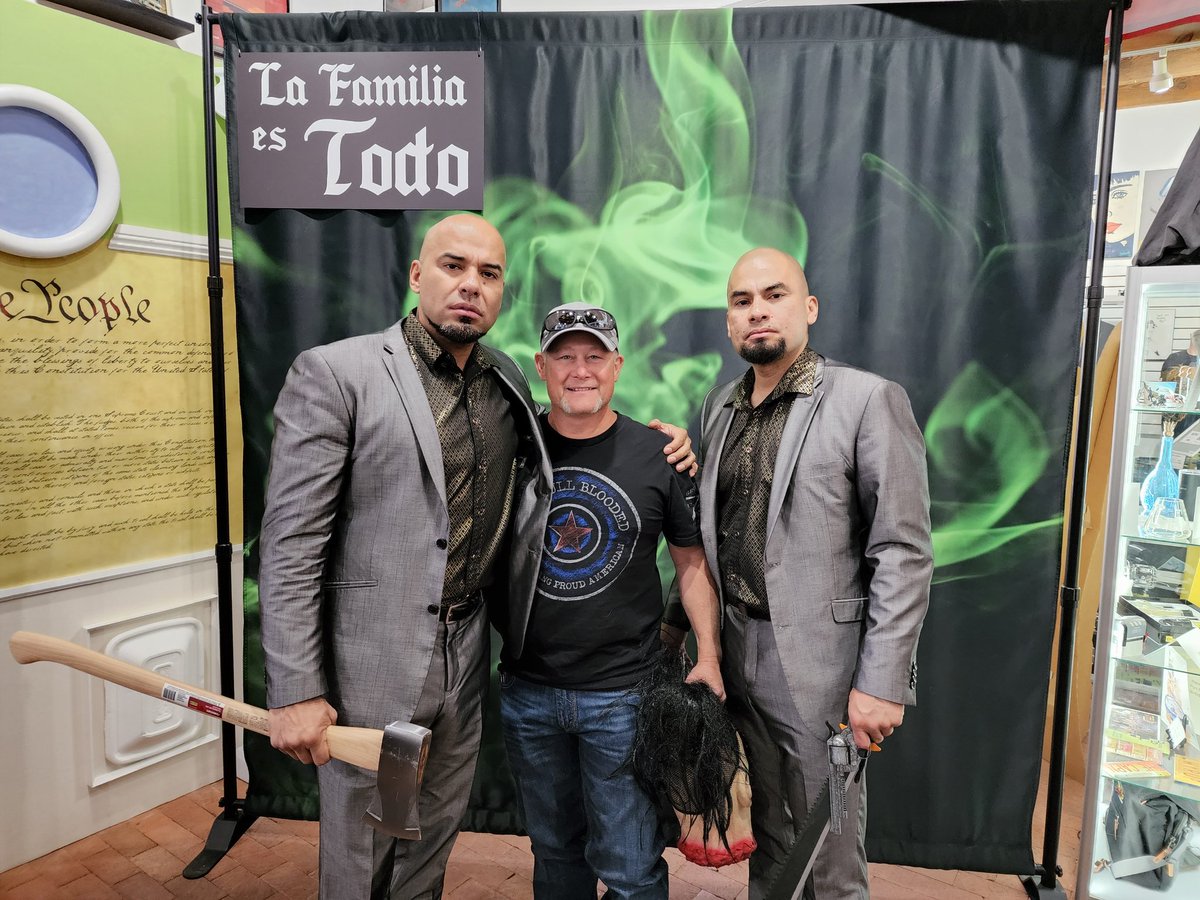 Luis and Daniel, thank you for making my husband's 50th bday celebration the best he could have ever imagined.  <a href="/LuisMoncada77/">Luis Moncada</a> @DanielMoncada80 are class acts.  They do awesome <a href="/BookCameo/">Cameo</a> videos too!  So glad we are now friends of the cartel. 🪓☠️
#BetterCallSaul #BreakingBad