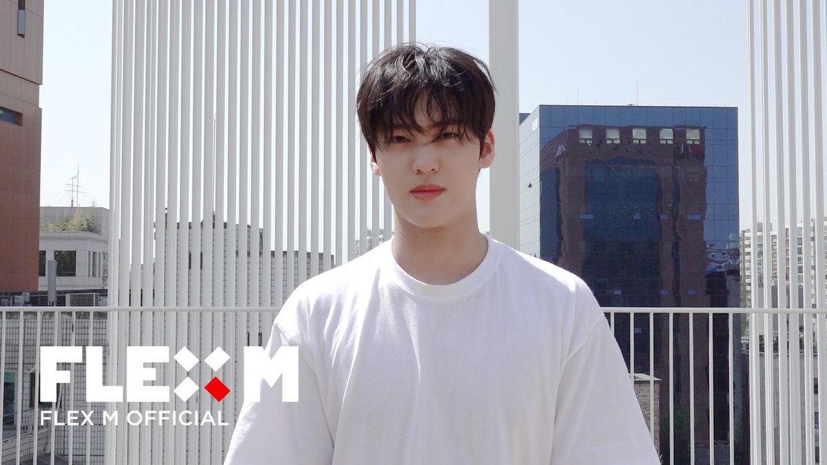flexm_official's tweet photo. [공식] 안녕하세요 송유빈입니다.

▶ https://t.co/QLhe4K54J3

-
#ARTIST #NEWARTIST
#송유빈 #SONGYUVIN
#플렉스엠 #FLEXM https://t.co/P6YHFvqIfO
