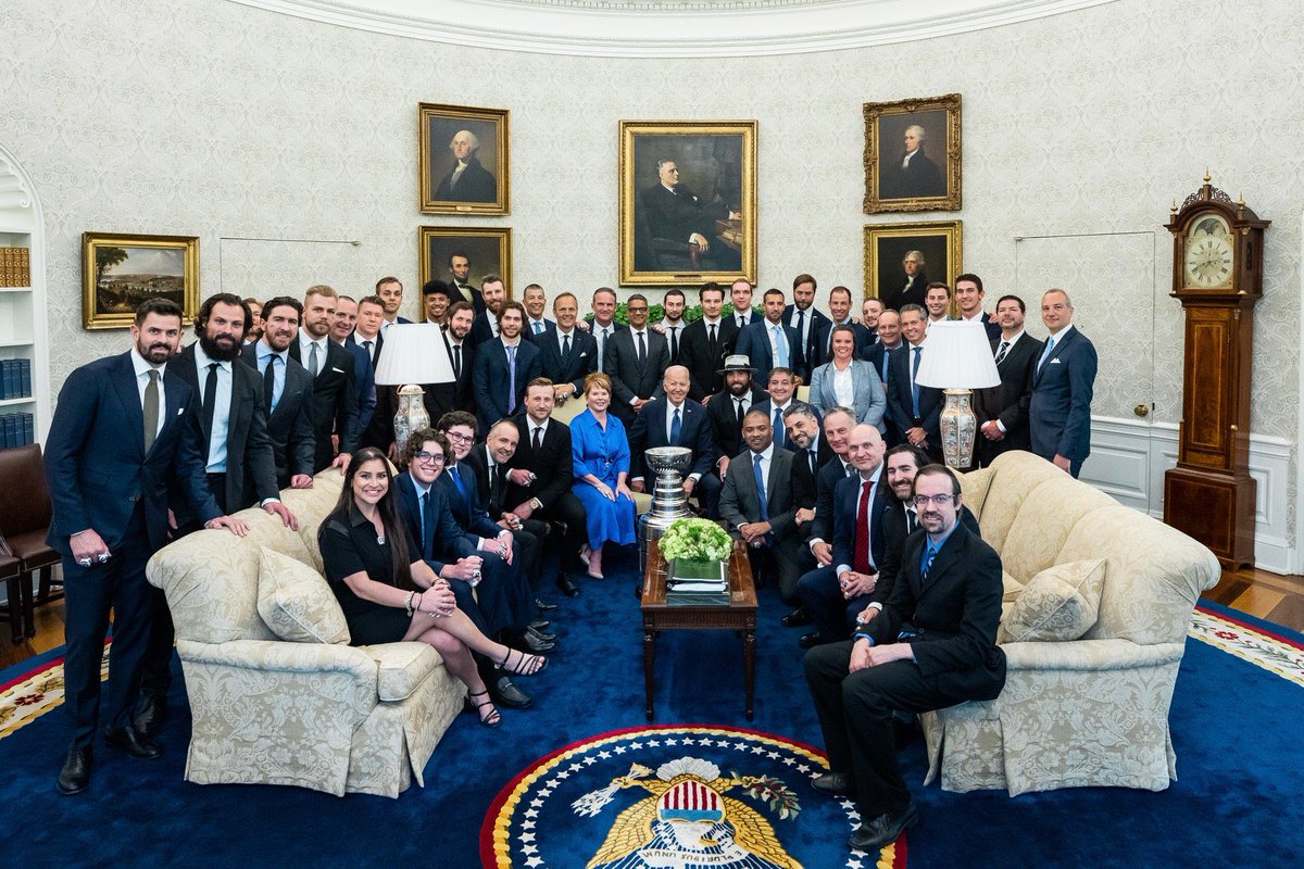 SwissHabs's tweet photo. L'équipe du Lightning en visite à la Maison Blanche https://t.co/3xIin2vzGC https://t.co/fLApRv8xJO