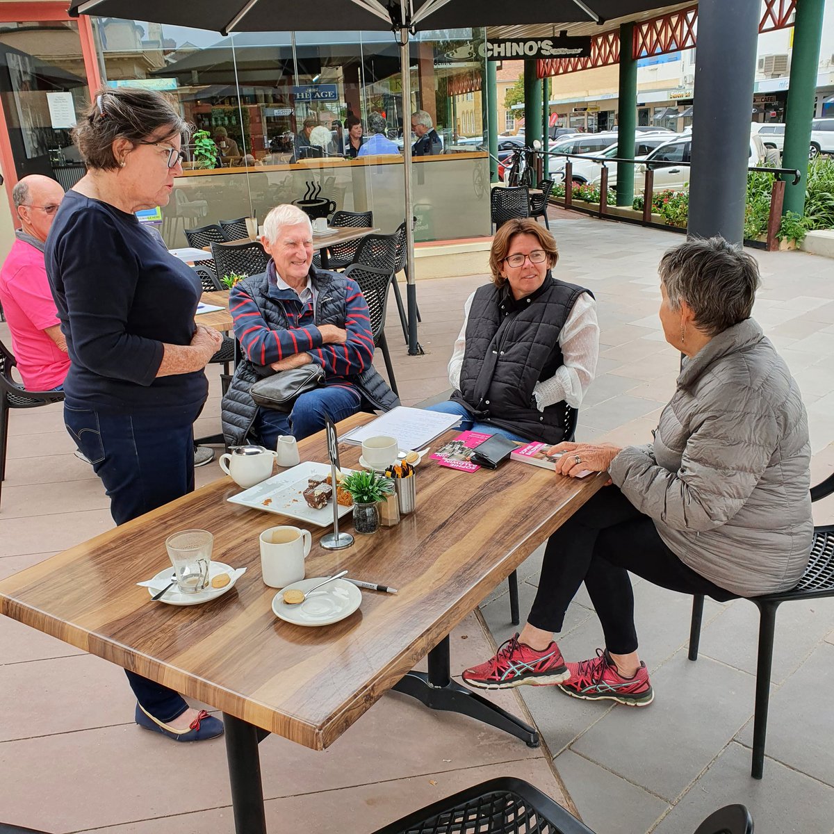 ahirdy36's tweet photo. Lots of talking today about issues close to the heart of rural folk.  The listening is almost tangible, a skill of great leaders. Our thanks to @SophieB4Mallee and @Indigocathy 
 @LEADLMInc 
#AusPol2022 
#malleevoice 
#malleevotes https://t.co/A5gkRE9jDW