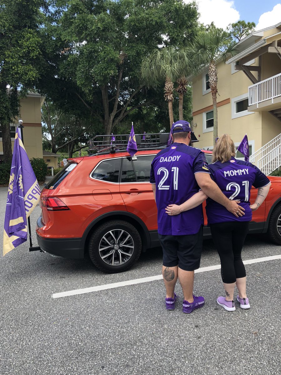 MightyMike1313's tweet photo. Yβall my wife is such a baller, we got home and she jumped on the car to start helping me take the luggage down! She is the real MVP!! #Wifey #OrlandoCity #DaleMiAmor #AdventureIsOutThere #BestTravelPartner https://t.co/xoZjopYX6v