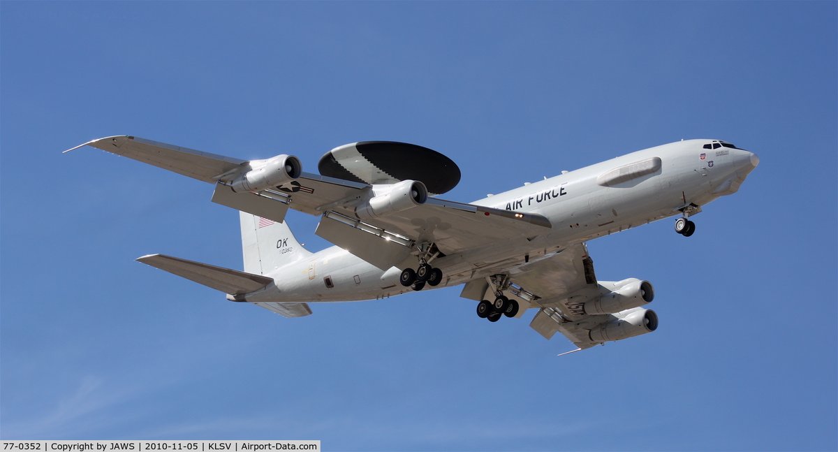 yanzu27's tweet photo. 2022/04/26 12:40
アメリカ空軍・早期警戒管制機（AWACS）
Boeing E-3B Sentry　77-0352
嘉手納基地を離陸。尖閣諸島方面へ。 https://t.co/Ia04TgEL70