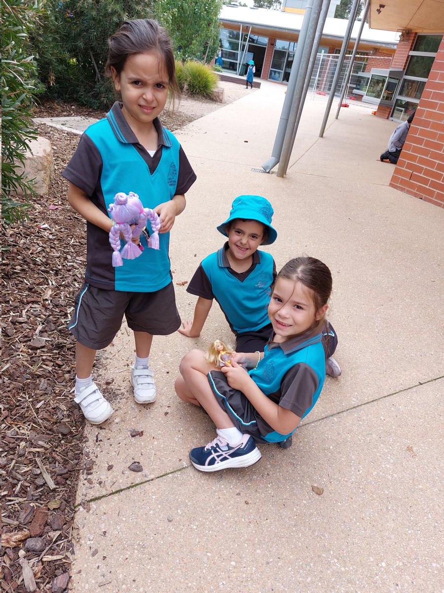 smcm_school's tweet photo. Having fun playing with our friends! #breaktime #FARMcode #friendly #firstdaybackofterm https://t.co/L0Pm2ydt6C