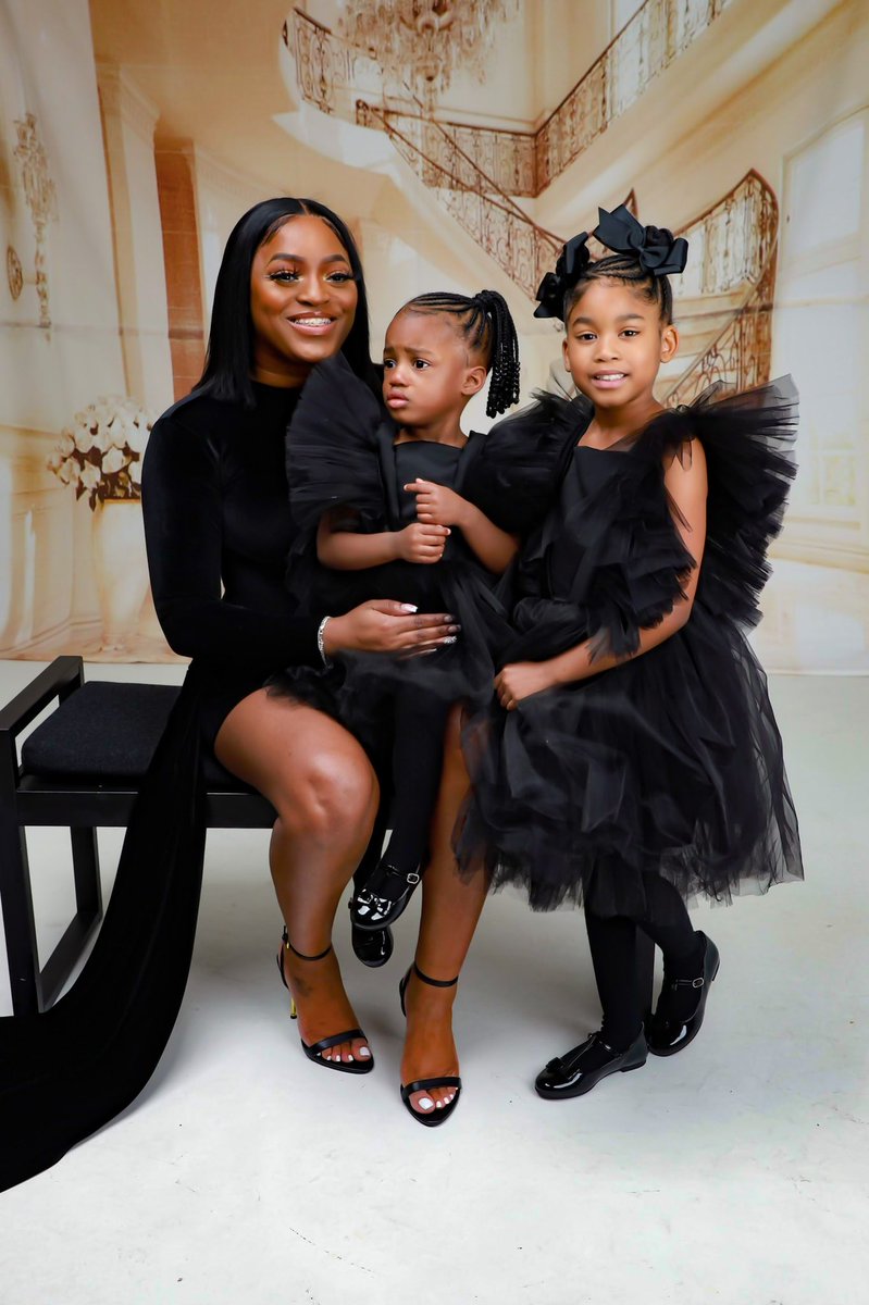 CakeyOShaye's tweet photo. my greatest blessings call me mommy 🖤🔏
forever us ... AKA 👩‍👧‍👧 https://t.co/bdbV3jXCDz