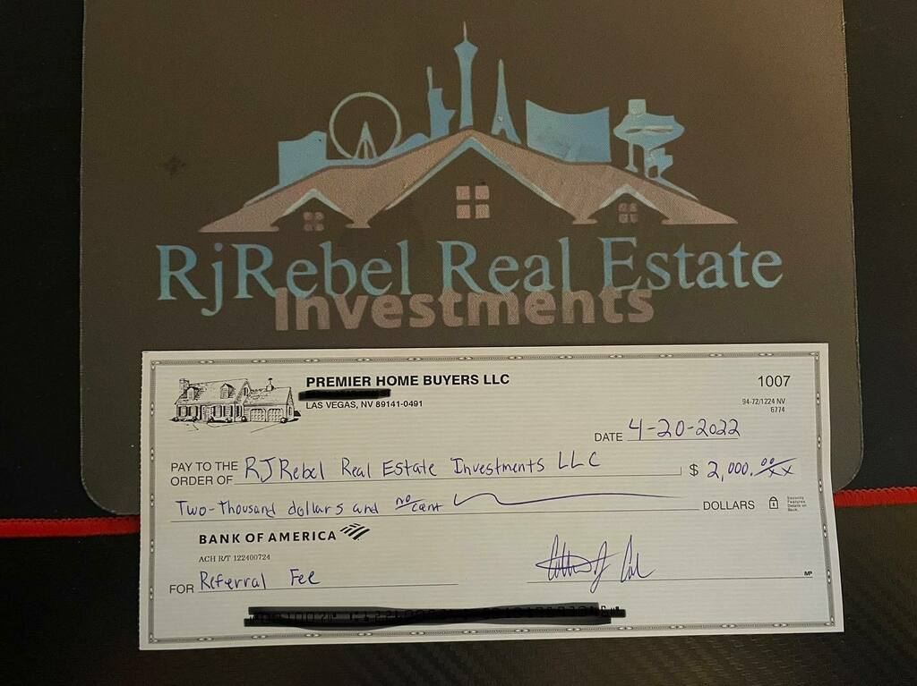 RogerBremmerJr's tweet photo. Got my first deal shout out to @c_cole45 and @max_hecker #firstdeal #realestateinvesting https://t.co/0x9V53cYwi https://t.co/Mklp4Wyub4