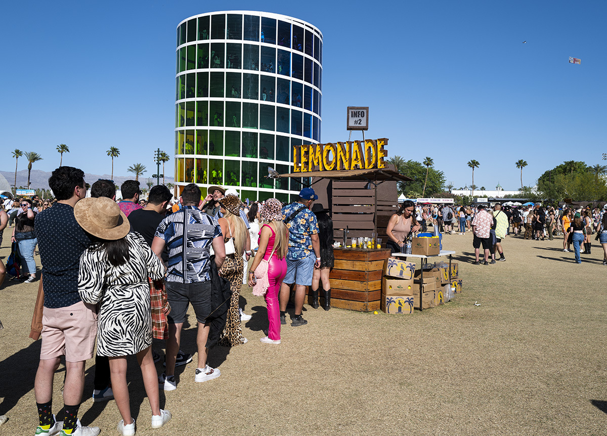 dailybruin's tweet photo. Aside from the music and fans, Coachella wouldn't be Coachella without the workers. Explore the work vendors and staff members do to make the music festival come alive with @dailybruinphoto.

https://t.co/tnOE5WGGdJ https://t.co/QyGLmbJUmU