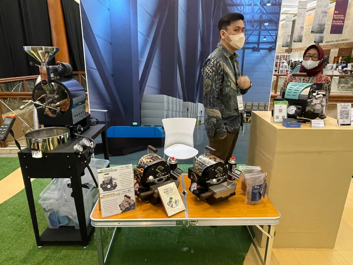 Kementrian Koperasi Usaha Kecil dan Menengah (KemenKop UMK) terus berusaha mengembangkan produk-produk dalam negeri untuk bisa berkembang lebih baik. 
#BanggaProdukUMKM 
#UMKMJadiPrioritas - Alat UMKM -
@ReniAyuSyntia @smrachma <a href="/perjalanandiaz/">Dede Diaz Abdurahman</a> <a href="/farhan_faangk/">FaFa</a>