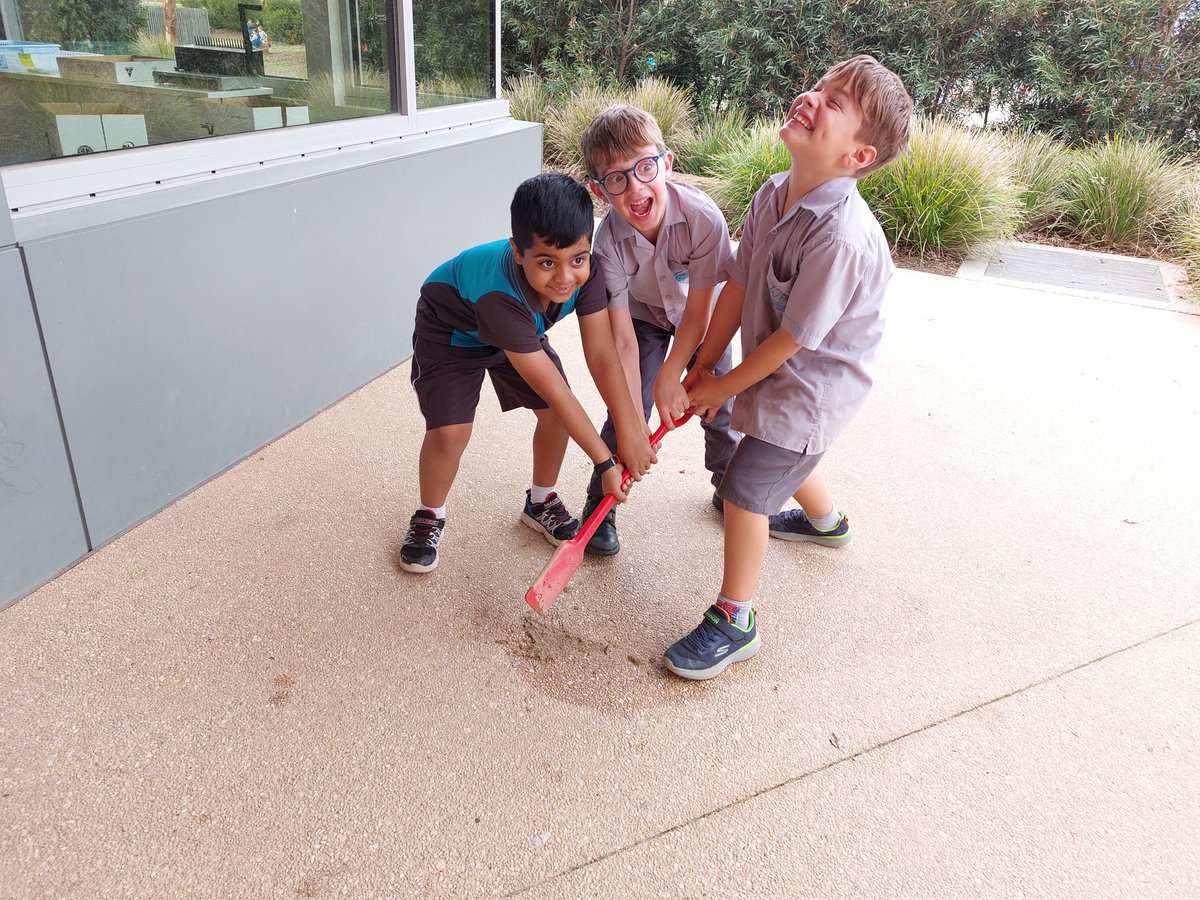 smcm_school's tweet photo. Breaktime fun #FARMcode #FforFriendly https://t.co/p9vzD4i8Jg