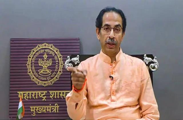 punjabkesari's tweet photo. सीएम उद्धव ठाकरे बोले- हनुमान चालीसा पढ़ना है तो घर पर आकर पढ़िए, दादागीरी करेंगे तो...
https://t.co/fhv3JefFIc
#CMThackeray #UddhavThackeray #Maharashtra #HanumanChalisa #ShivSena #BJP https://t.co/W5jUvzZJCK