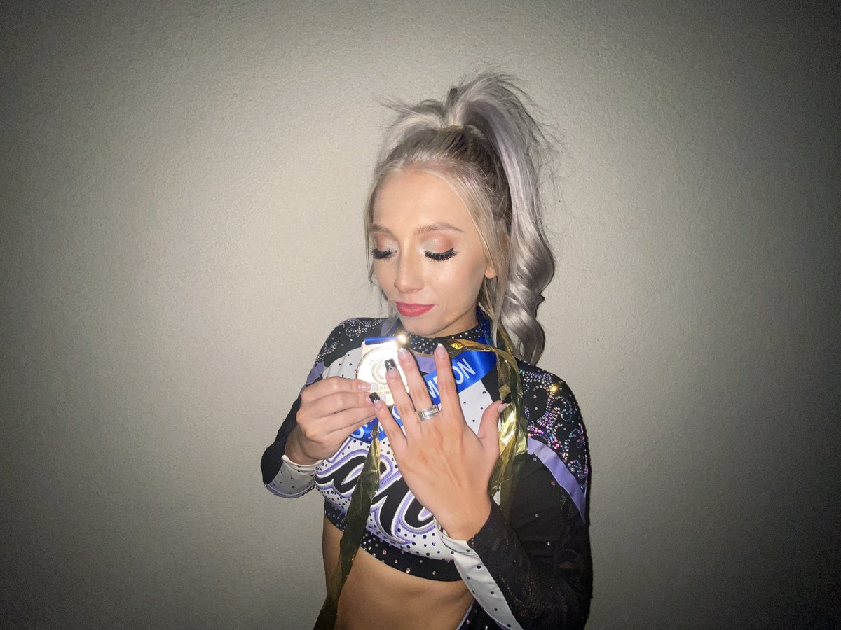 mini_mariin's tweet photo. sparkle center flyer is just >>>> i'm a gia stan 100% @Giaboo25 https://t.co/C3evRr2KqC