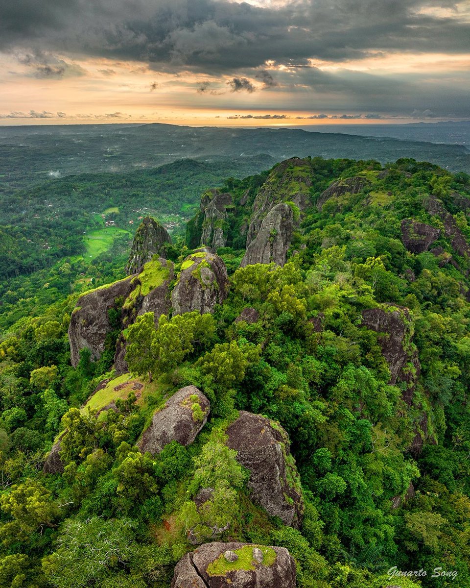 Huang Shan Van Jogja, Gunung Api Purba Nglanggeran, Jogjakarta 

📸: Gunarto Song