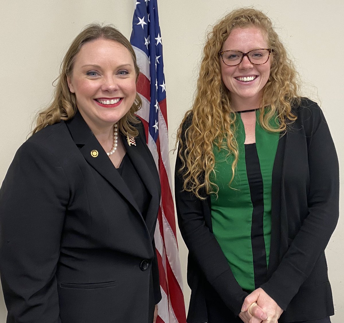 Great to speak with Henry County Republicans tonight in Clinton, MO. What a fun bunch! #DefendTheAmericanDream 🇺🇸🇺🇸🇺🇸