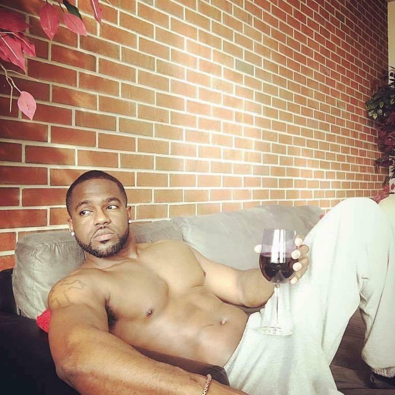 Godzchozen7's tweet photo. Sometimes, you just wanna tune out the world, lay up, make love, get lost in each other. #LetThatMarinate #SingleManChronicles #MrGrey #TransparentMoment https://t.co/1ojlPrFQPM