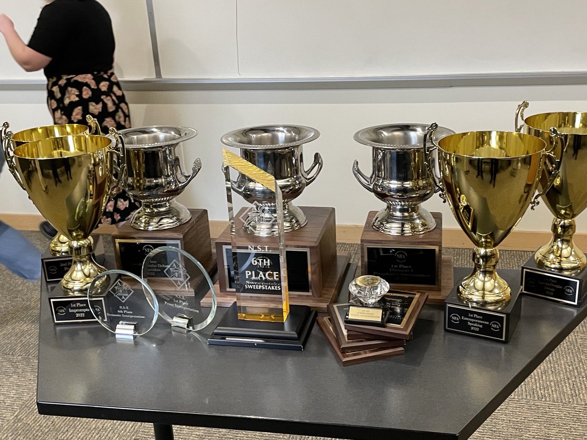 Robin Holmes-Sullivan tweet media