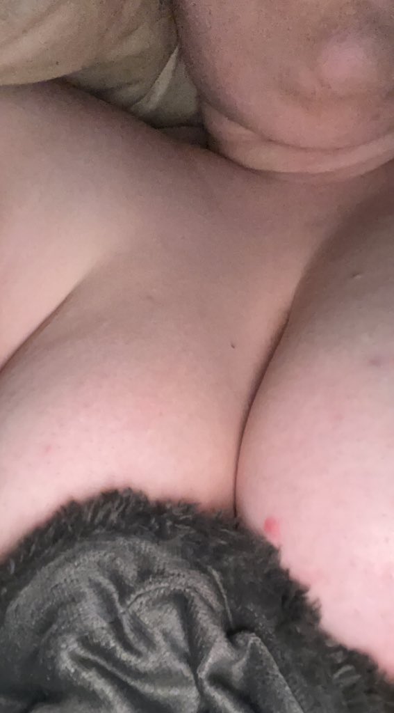 kt_loves_u's tweet photo. if you are #horny or looking to #cum hit me up! i can help you out! (i am selling tho) 
#secretseller #secretbuyer #hornyman #hornyhusband #cumming #cumforme #cumforyou 

follow and retweet in first 10 min for a #freedickrate #dickrate https://t.co/JA5UXzex1K