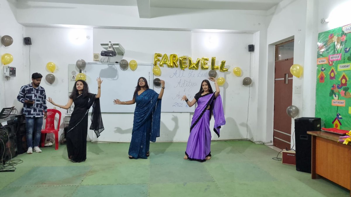 ExcelliaSchool's tweet photo. Bidding Adieu To Seniors
Excellia School organized a farewell party for its first batch of seniors of batch 2021-22. The farewell was organized by the present batch of Class XII. https://t.co/IKD4CHqOgM