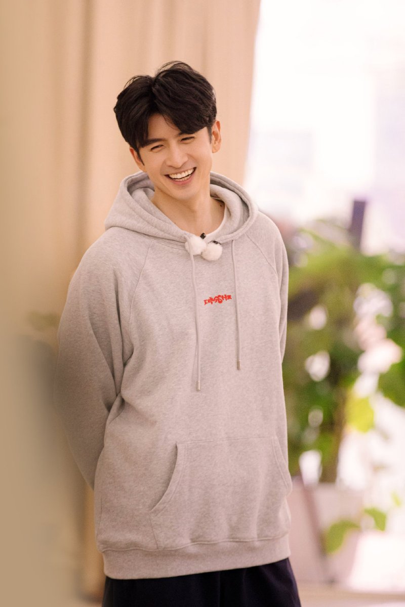 cdrama_update's tweet photo. 220426 Jaywalk Studio weibo update : #ZhangYunlong for Variety show #WelcomeBacktoSound2   

More pics - https://t.co/TPl2KzvTKq 

#张云龙 #朋友请听好2 https://t.co/XqRVCsjYrr