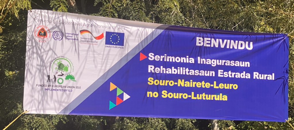 Andrew_JacobsEU's tweet photo. Inauguration of rural roads in #Lautem.  Working with @ERA_AF_TL + @ILOAsiaPacific, @EU_TimorLeste is proud to support rural communities by bringing markets, schools, and medical facilities closer. @EU_Partnerships https://t.co/JK2eRRSBqJ