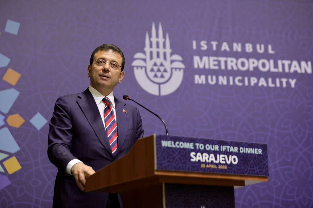 Saraybosna’da, Belediye Başkanı <a href="/BenjaminaKaric/">Benjamina Karić</a>’in ev sahipliğinde Balkan Şehirler Ağı toplantısının ardından Boşnak, Hırvat ve Sırp temsilcilerle iftarda buluştuk. B40 ağı, çatışmalara şahit olmuş bir coğrafyada barışa ve iş birliğine hizmet eden sıkı bir işbirliği sağlıyor.