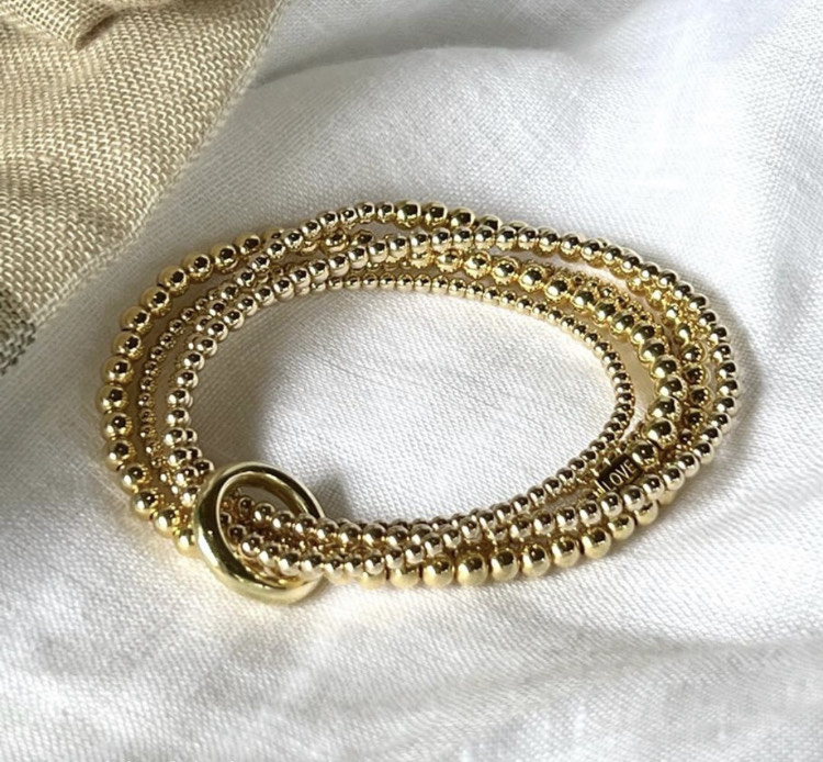 IconicCbury's tweet photo. A statement bracelet from Annie Haak featuring a continuous yard of glorious gold beads! The perfect Springtime accessory 🌷

#anniehaakdesigns #goldbracelet #beadedbracelet #silverjewellery #shopsmall #supportindependentbusiness #beiconic #springjewellery https://t.co/u7ElFcXuso