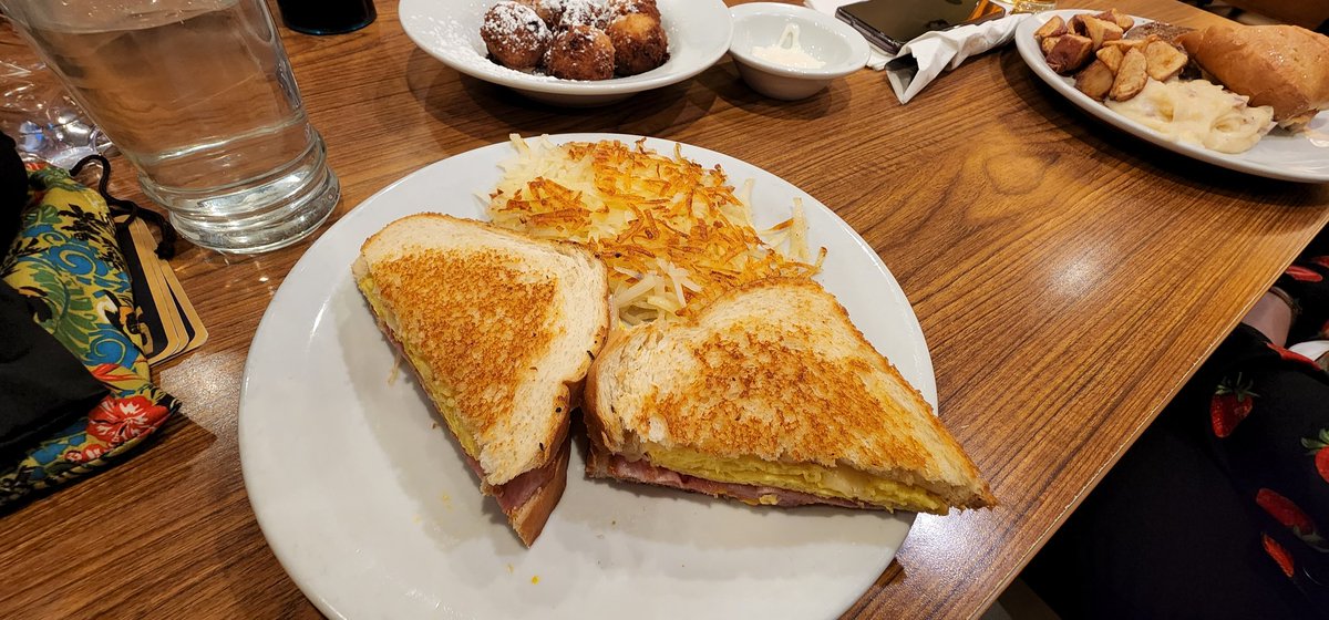 Not So Good At This Comic (WayneGio) tweet media