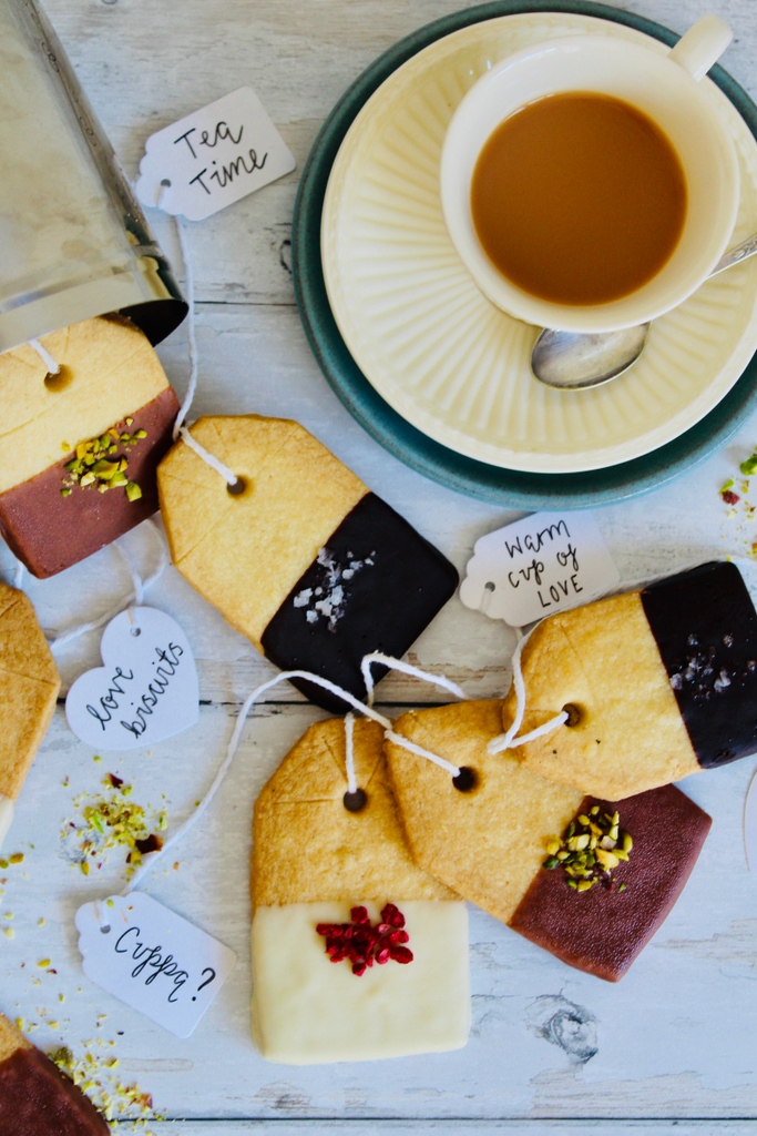 cocoalocochoc's tweet photo. Love shortbread? Love chocolate? Then this recipe is for you 😍

Find this recipe and more on our website today 😋

https://t.co/CFSbmmeD28
 
#organicchocolate #chocolatier #chocolatetruffles #chocolate #darkchocolate #luxurychocolate #veganchocolate #cocoaloco #chocolatefactory https://t.co/DKhzOY8WEQ