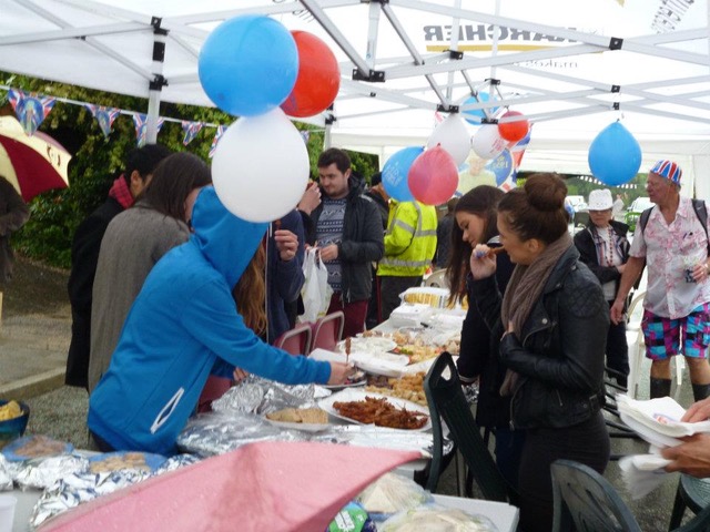 asoneukcampaign's tweet photo. "I was surprised at how nice everyone was"
 
That's what we hear when #neighbours get together to start a #streetassociation. They make new friends, develop a sense of #belonging and are a helping hand.🧑‍🤝‍🧑 
 
Visit 👉 https://t.co/llYu0e9Bfh to find out more!
 
#BizHour #community https://t.co/z9EOd3niOa