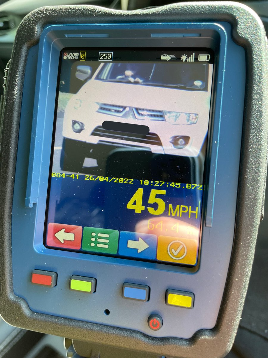 SurreyRoadCops's tweet photo. This morning one of our Casualty Reduction Officers changed his enforcement location outside Send Junior School (30mph limit) as we thought drivers had got too used to the same position.

28 offences detected in an hour with 45mph being the highest.

#Fatal5 - speeding https://t.co/HphA9XPzWz