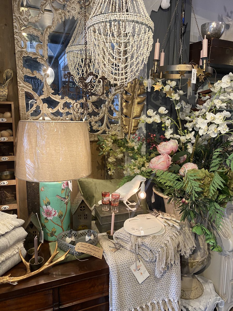 QueenBeeHome's tweet photo. Amazing Spring sale!!!

25% off everything in store (excluding vintage items) 

🌸🌼🐇🌸🌼 https://t.co/YbnIbvqWcF