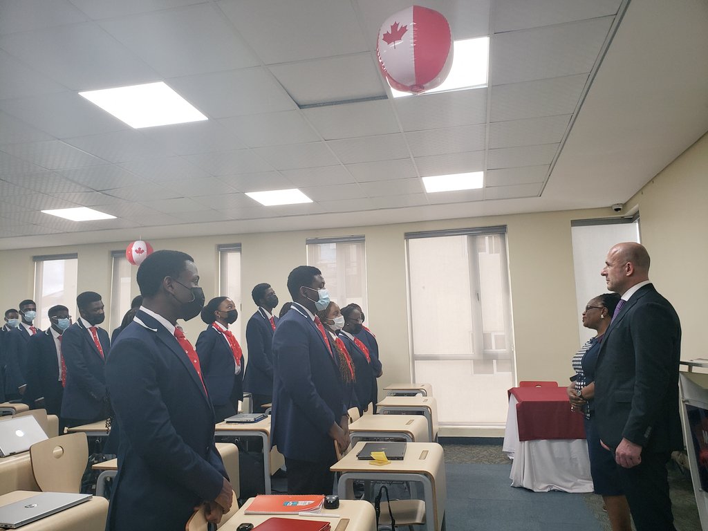 SoniaHukil's tweet photo. ๐จ๐ฆ High Commissioner (Designate) to ๐ณ๐ฌ, Mr. James Christoff, yesterday visited the beautiful facility of #MapleCanadianCollege, a pre-university program in ๐ณ๐ฌ exclusively offering the ๐จ๐ฆ #curriculum. It was a delight to see the world-class education you provide to young Nigerians https://t.co/5ATFJk3fNk