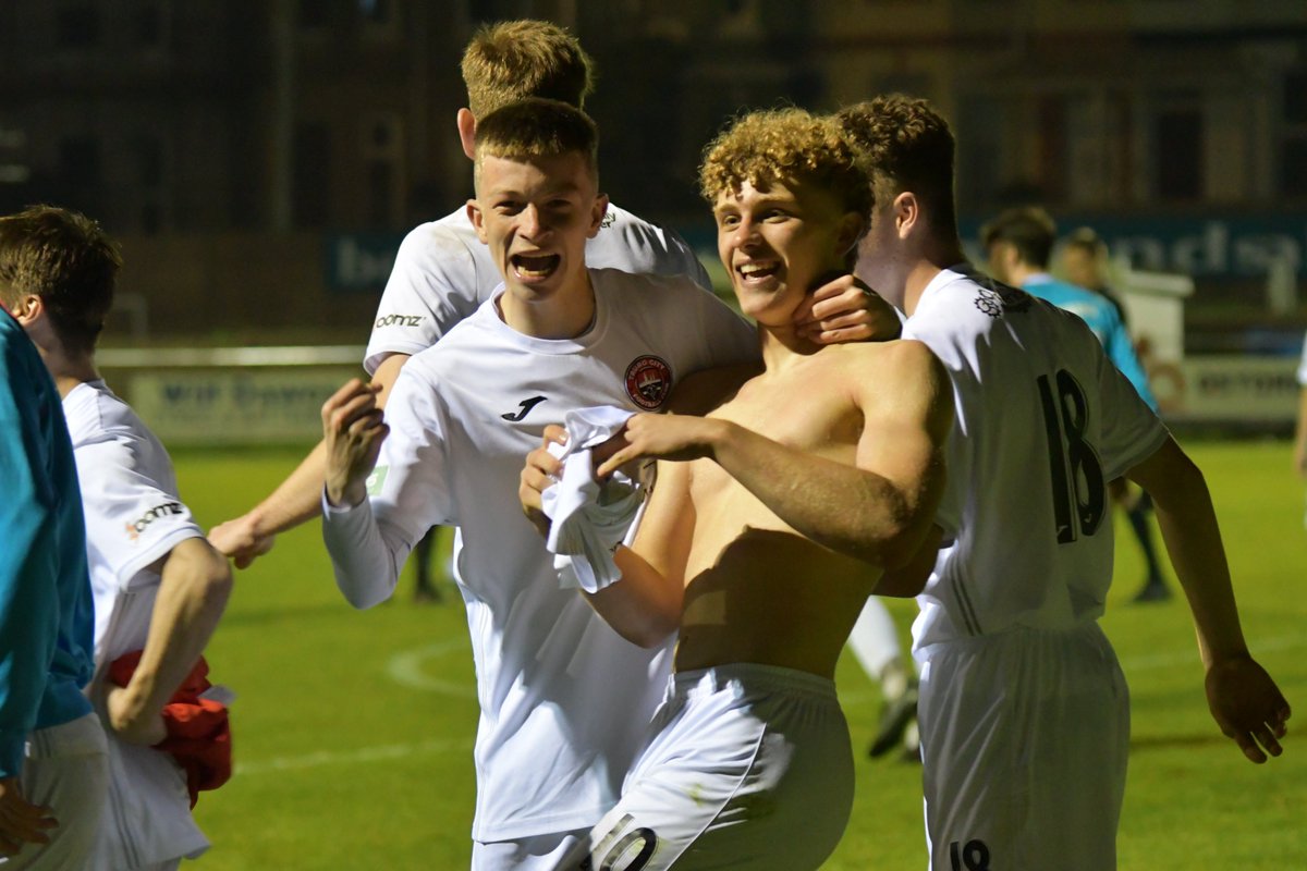 TruroCityCT's tweet photo. 📸𝗠𝗔𝗧𝗖𝗛 𝗚𝗔𝗟𝗟𝗘𝗥𝗬 | Check out the photo gallery from last night’s DJM League Cup Final win over Plymouth Parkway. 

👉https://t.co/zuQZmK61tN

#TCFC #YoungWhiteTigers https://t.co/H3Dg0fKp22
